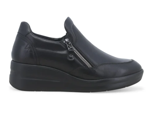 Sneakers Donna: Sneakers donna in pelle nero r25634w