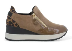 Sneakers Donna: Sneakers donna in vernice e pelle beige r25545w