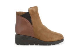 Stivaletti / Tronchetti Donna: Stivaletto donna in camoscio e pelle beige sella k55274w