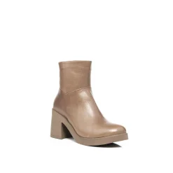 Stivaletti / Tronchetti Donna: Bueno Shoes Tronchetto con tacco 23WZ7100DTU